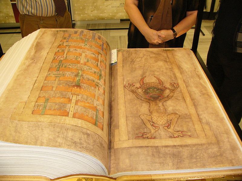 Illustration for article titled Quién está detrás del Códex Gigas, la “Biblia del diablo” que supuestamente escribió Satanás
